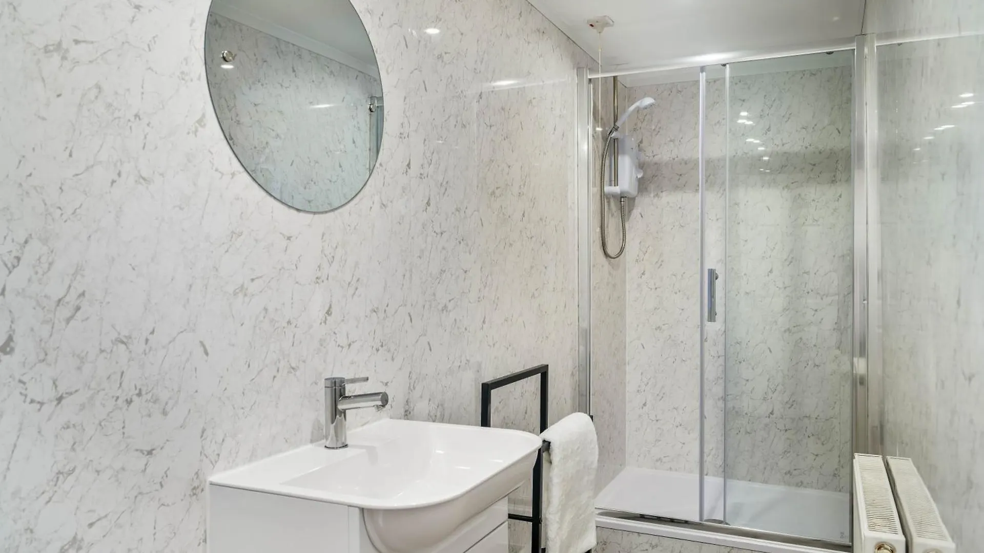 Sheena'S 1 Bed Home In Leeds Meanwood 0*,